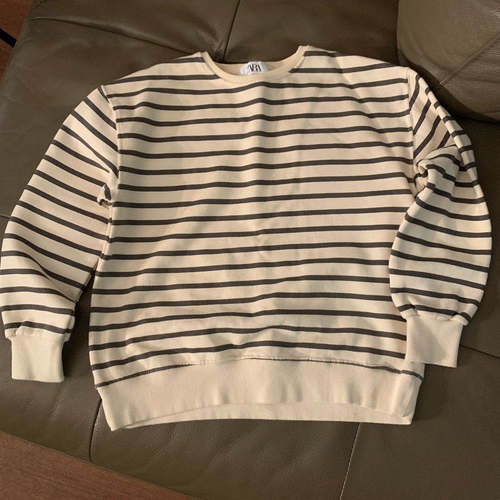 Zara’s beige & olive green sweatshirt - size 11/12